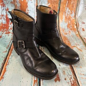 Frye Tyler Engineer Ankle Boots In Black Leather With Double Buckle Accents